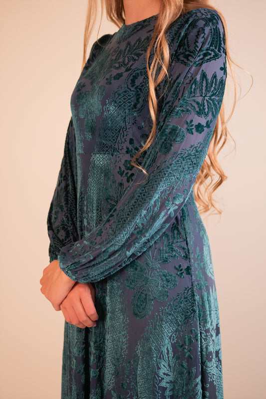 The Ellen Velvet Embossed Midi Dress in Emerald