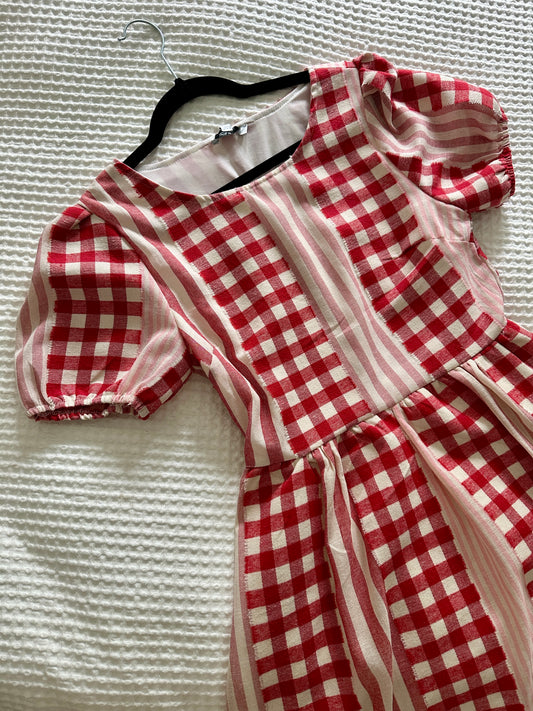 The Lauren Gingham Dress in Red and Pink
