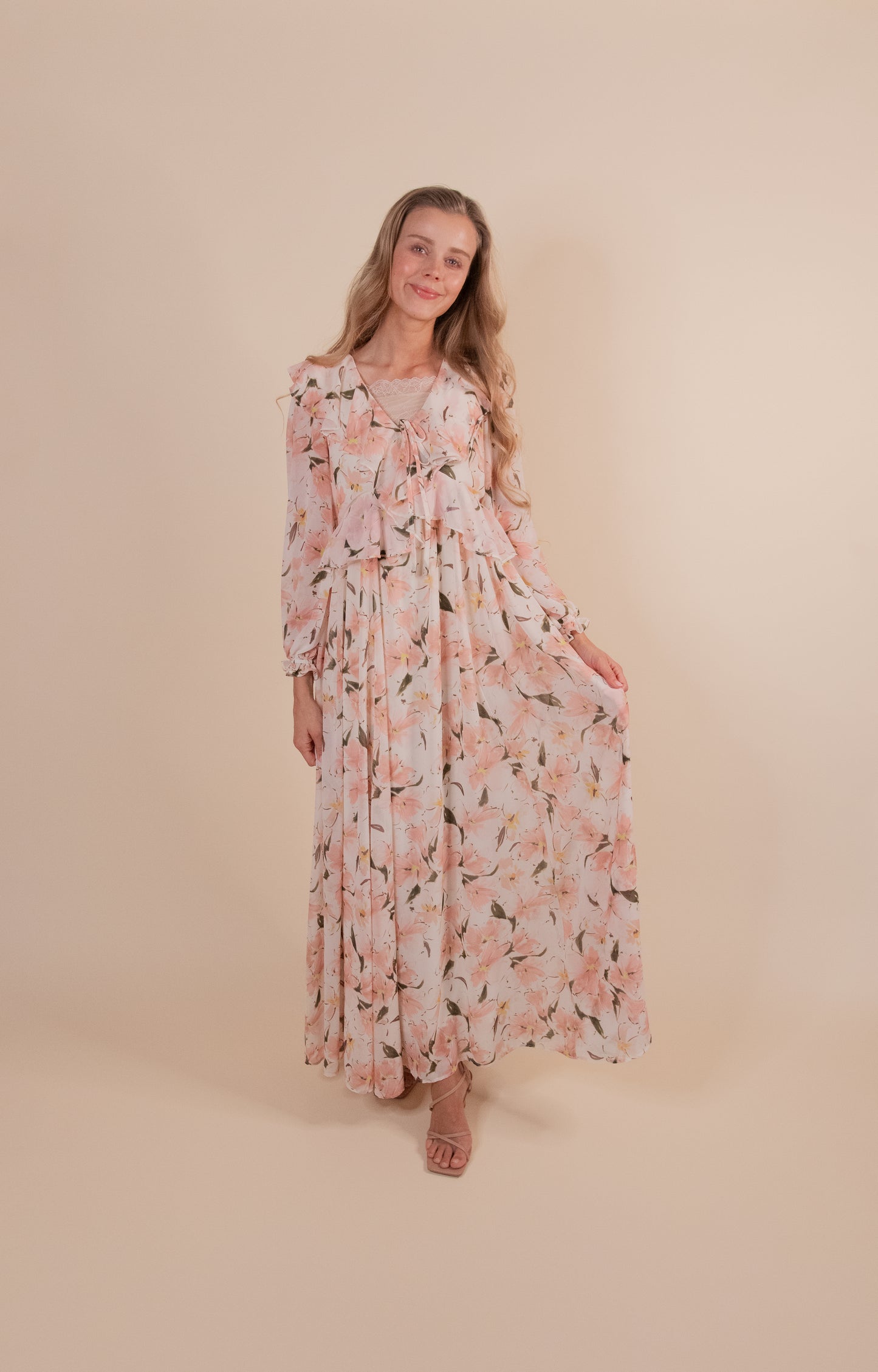The Eden Floral Maxi Dress in Creme Floral