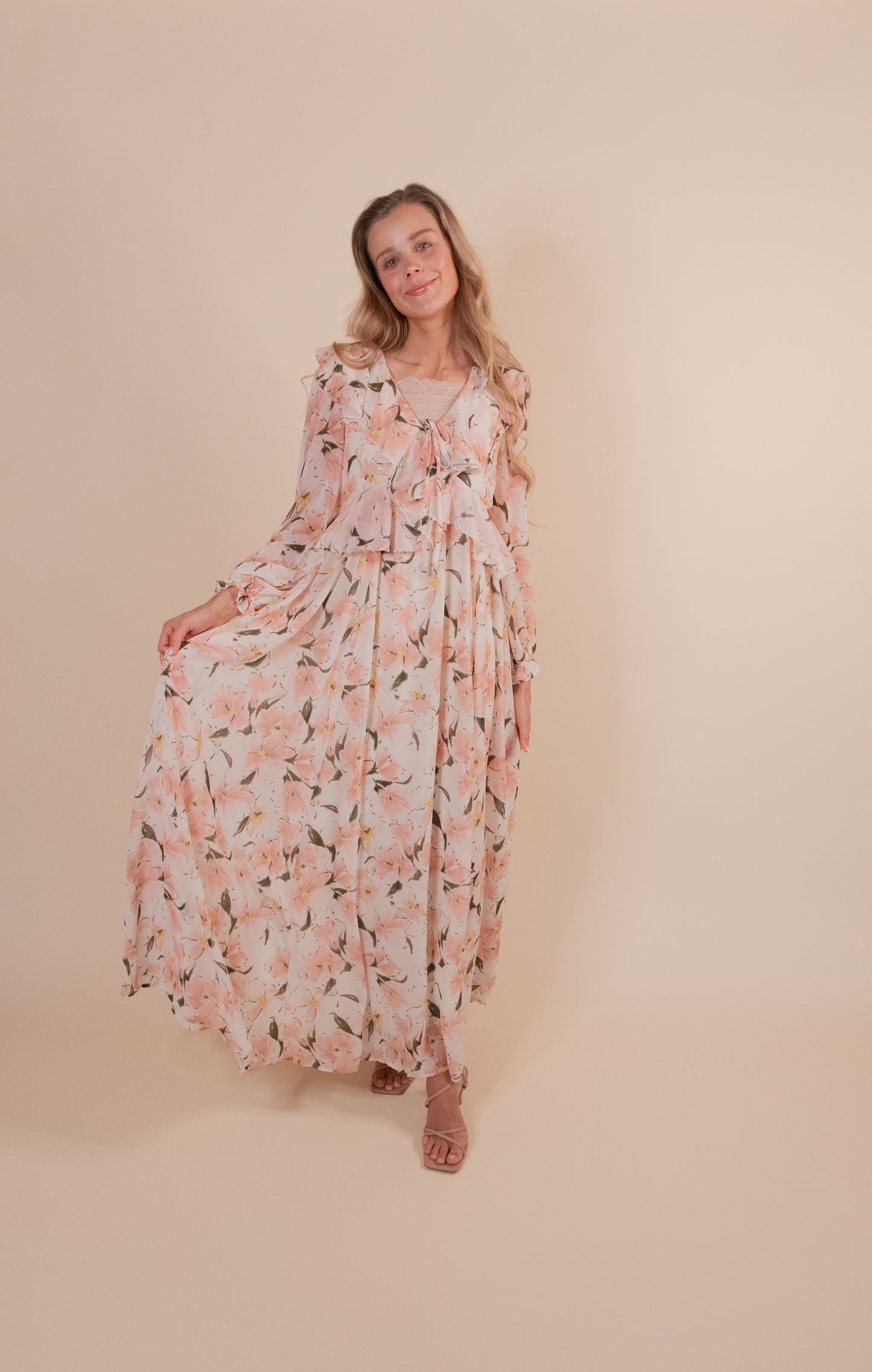 The Eden Floral Maxi Dress in Creme Floral