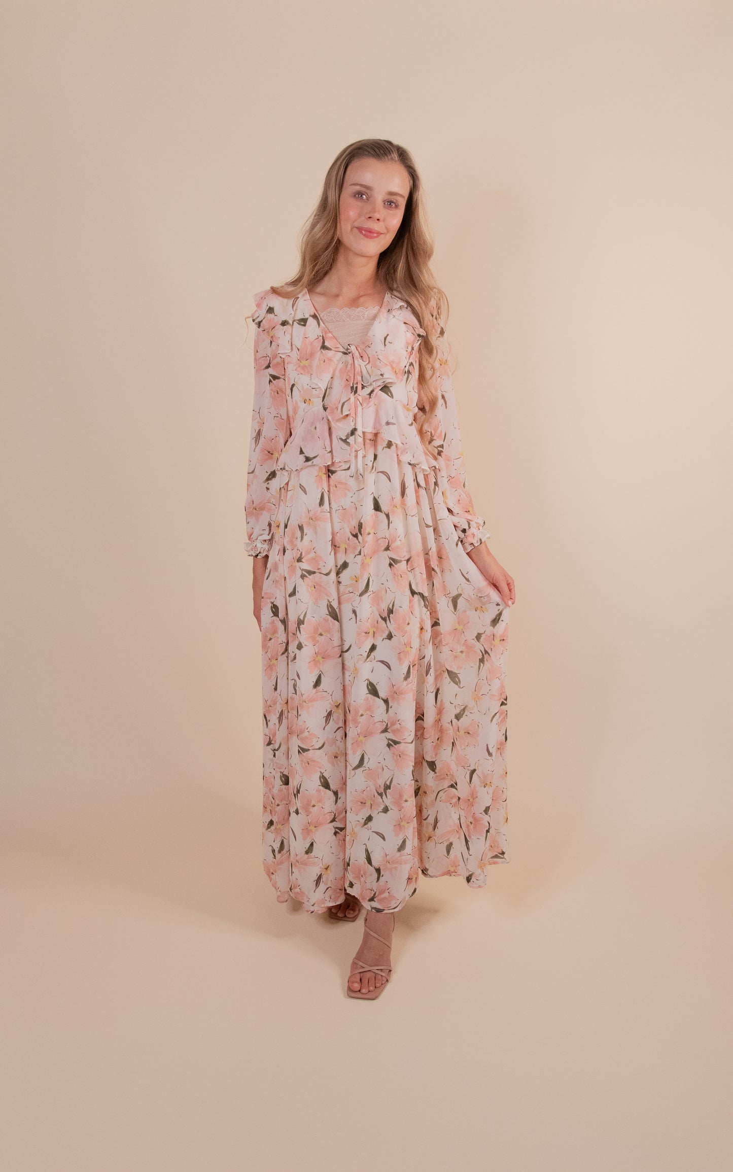 The Eden Floral Maxi Dress in Creme Floral